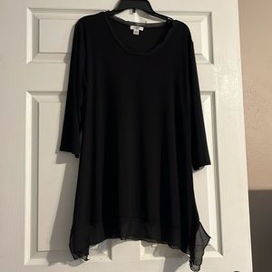 Cato women’s black tunic.  Size 18/20W